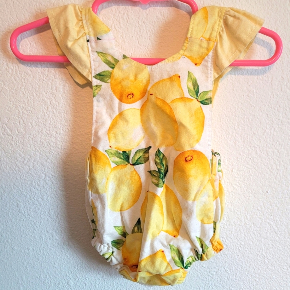 Adorable lemon overall bubble romper 0-3 months not tagged
